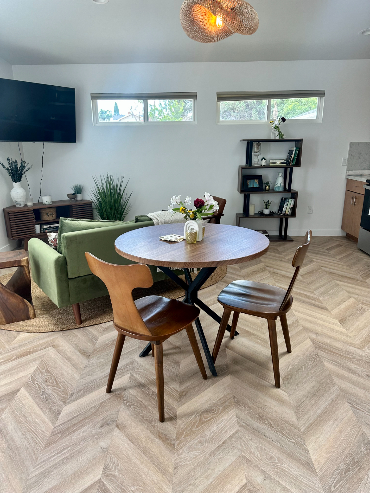 Bright Private ADU - Fully Furnished ,Utilities Included , Remote Worker Friendly - Photo 6