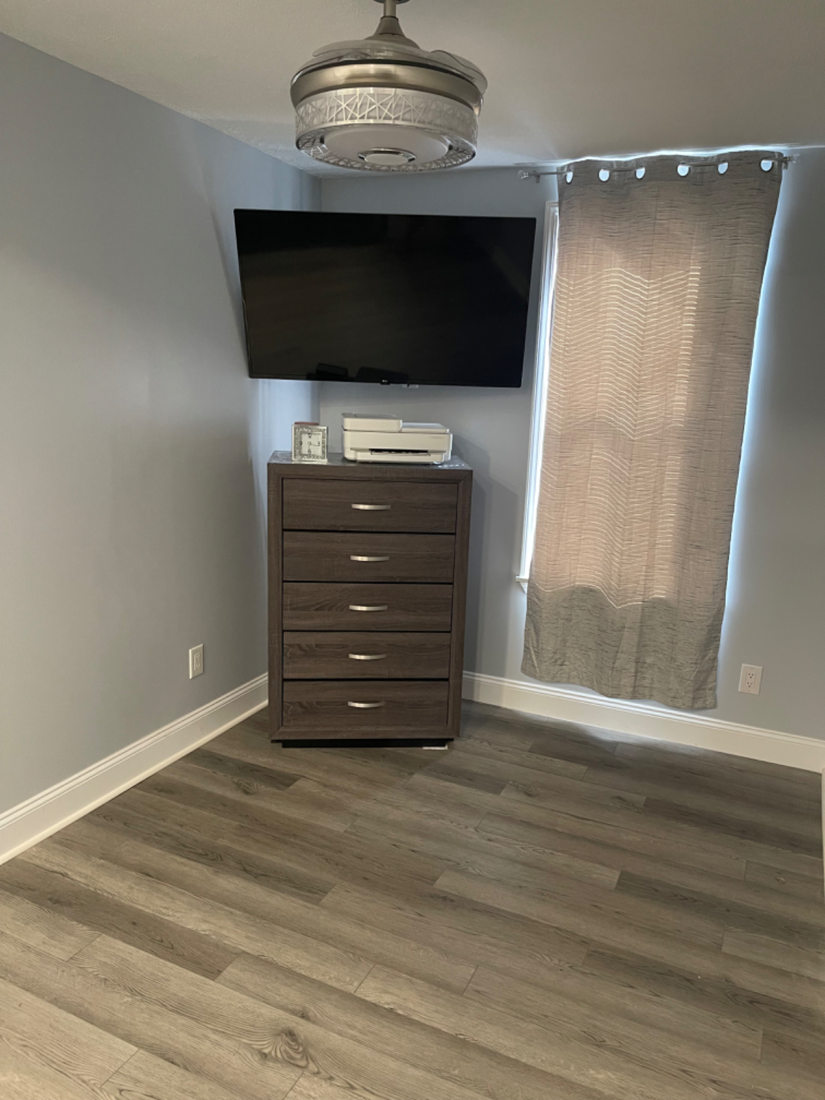 One Bedroom Near Wynn Hospital - Photo 9