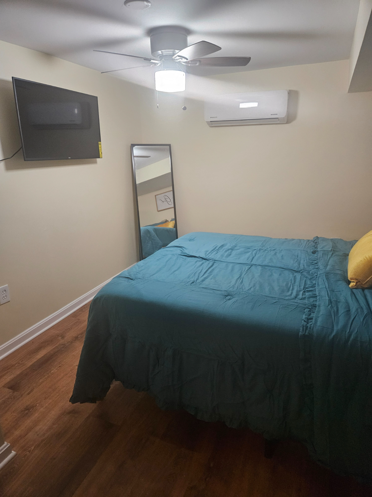 Cozy Renovated Basement Apartment with Private Entrance in the Petworth area located in  Washington  - Photo 4
