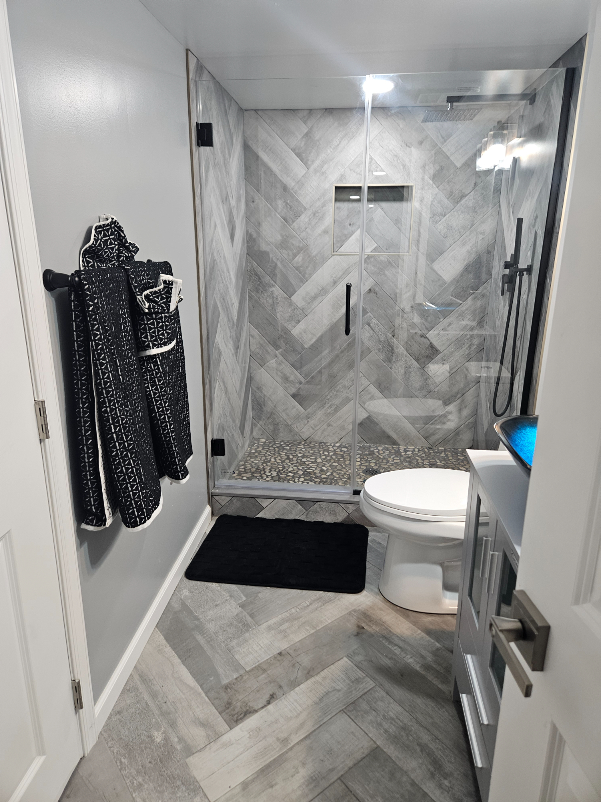 Cozy Renovated Basement Apartment with Private Entrance in the Petworth area located in  Washington  - Photo 8
