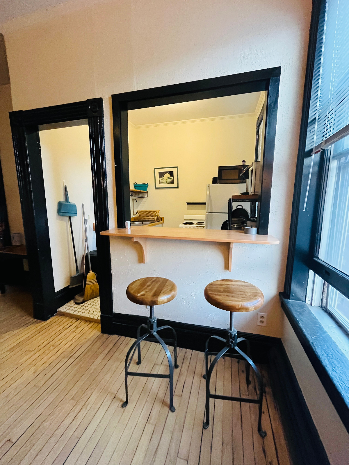 Furnished 1 bed/1 bath apartment in downtown Brattleboro - Photo 6