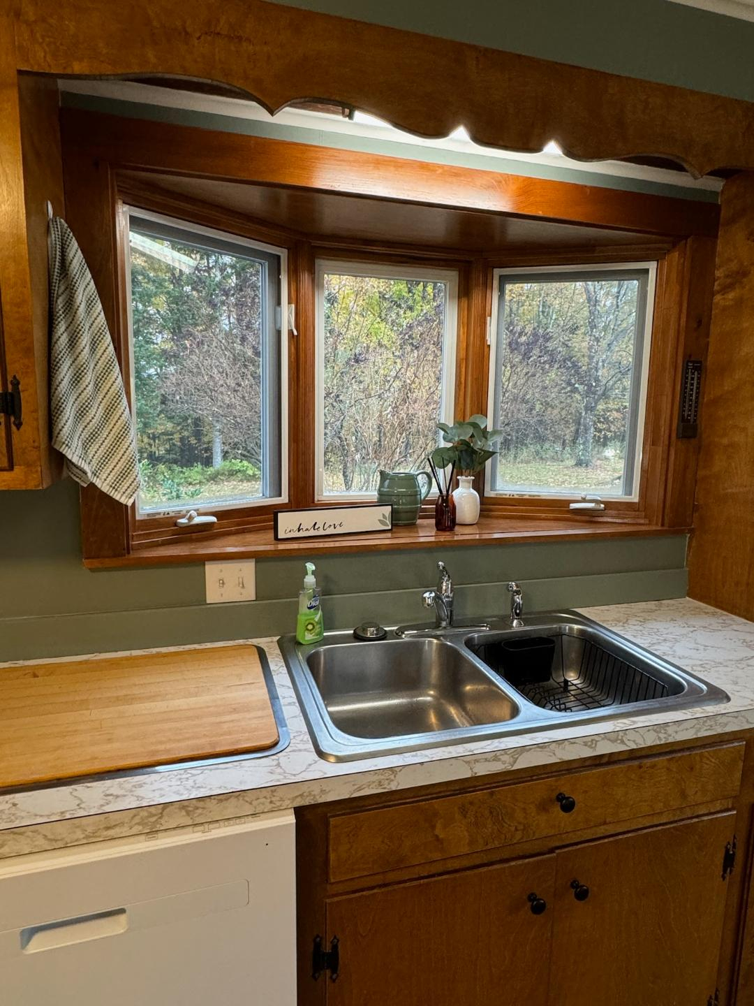 Comfortable Housing  - Near Hospital and Downtown - Photo 8