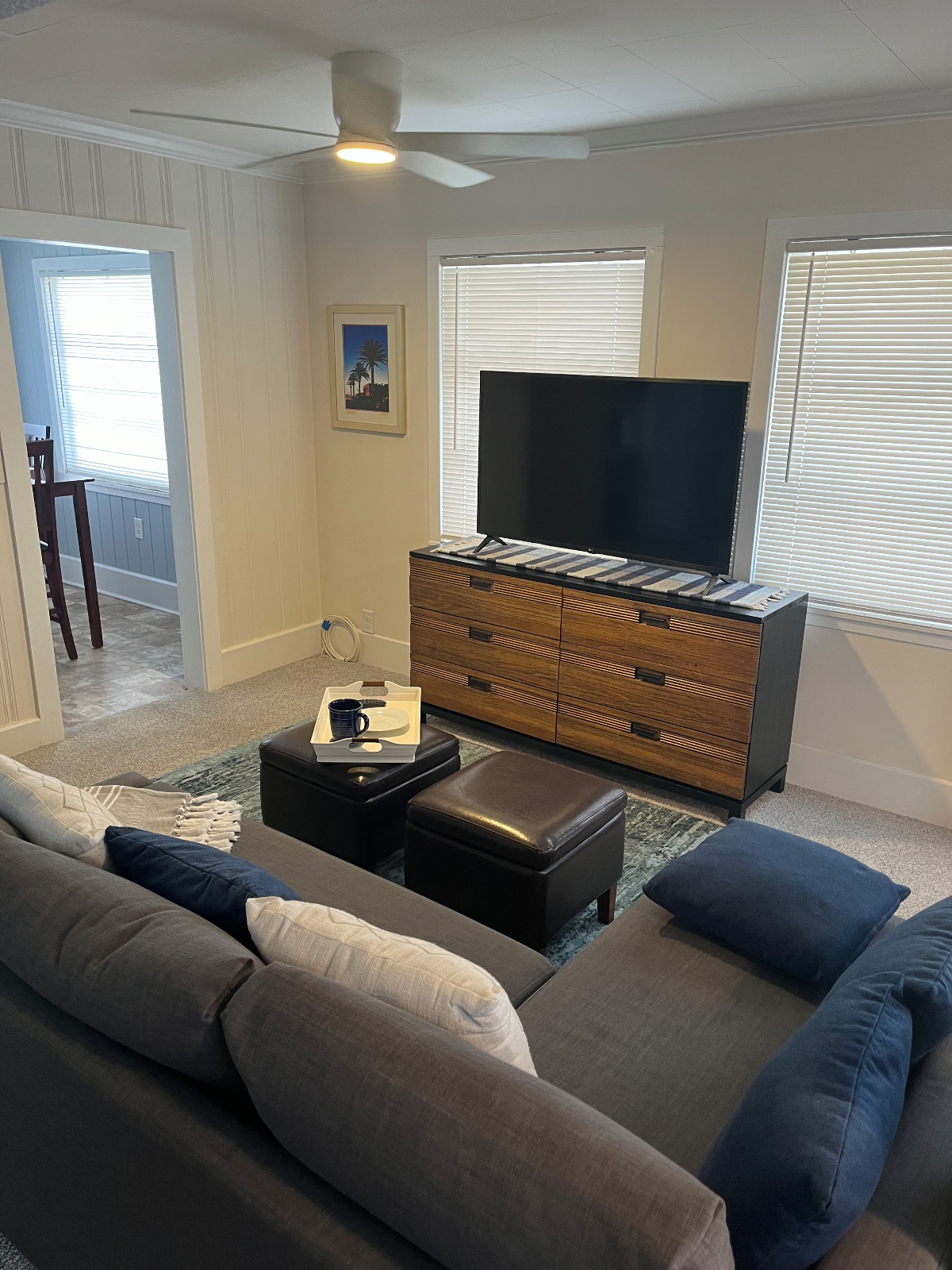 Clean and spacious studio apartment near downtown - Photo 8