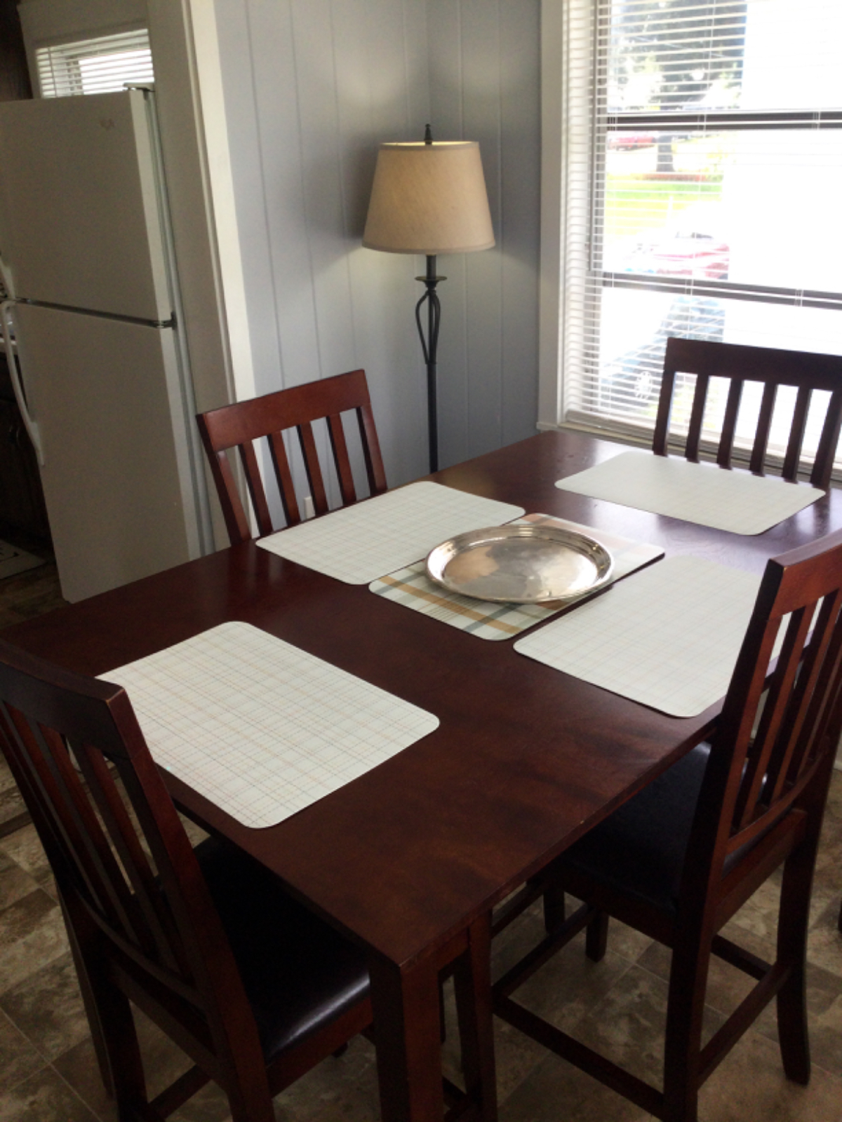 Clean and spacious studio apartment near downtown - Photo 10