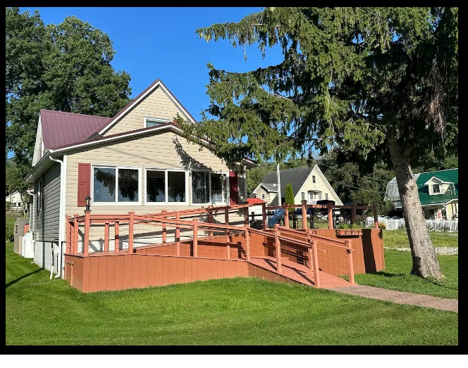 Quiet Cozy Cottage on the St Lawrence - Photo 1