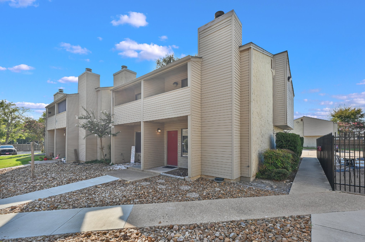 Fully Furnished 2/1.5 Near Texas A&M/Medical Centers - Photo 1