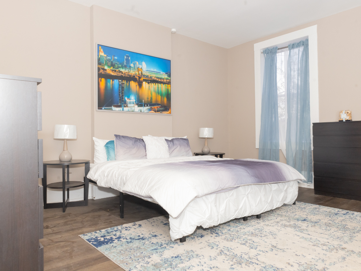 Beautiful Bedroom in Cincinnati - Photo 12