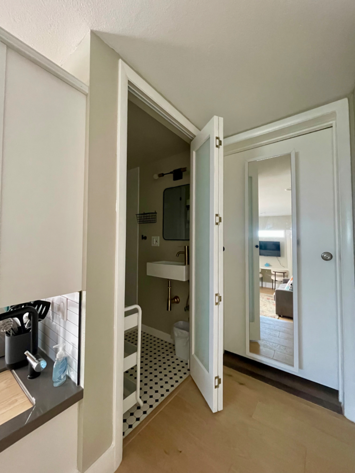 Private Studio w/ Pool Access - Photo 4