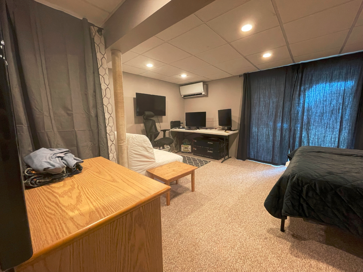 Huge Private Furnished Stonehedge Room - Photo 1