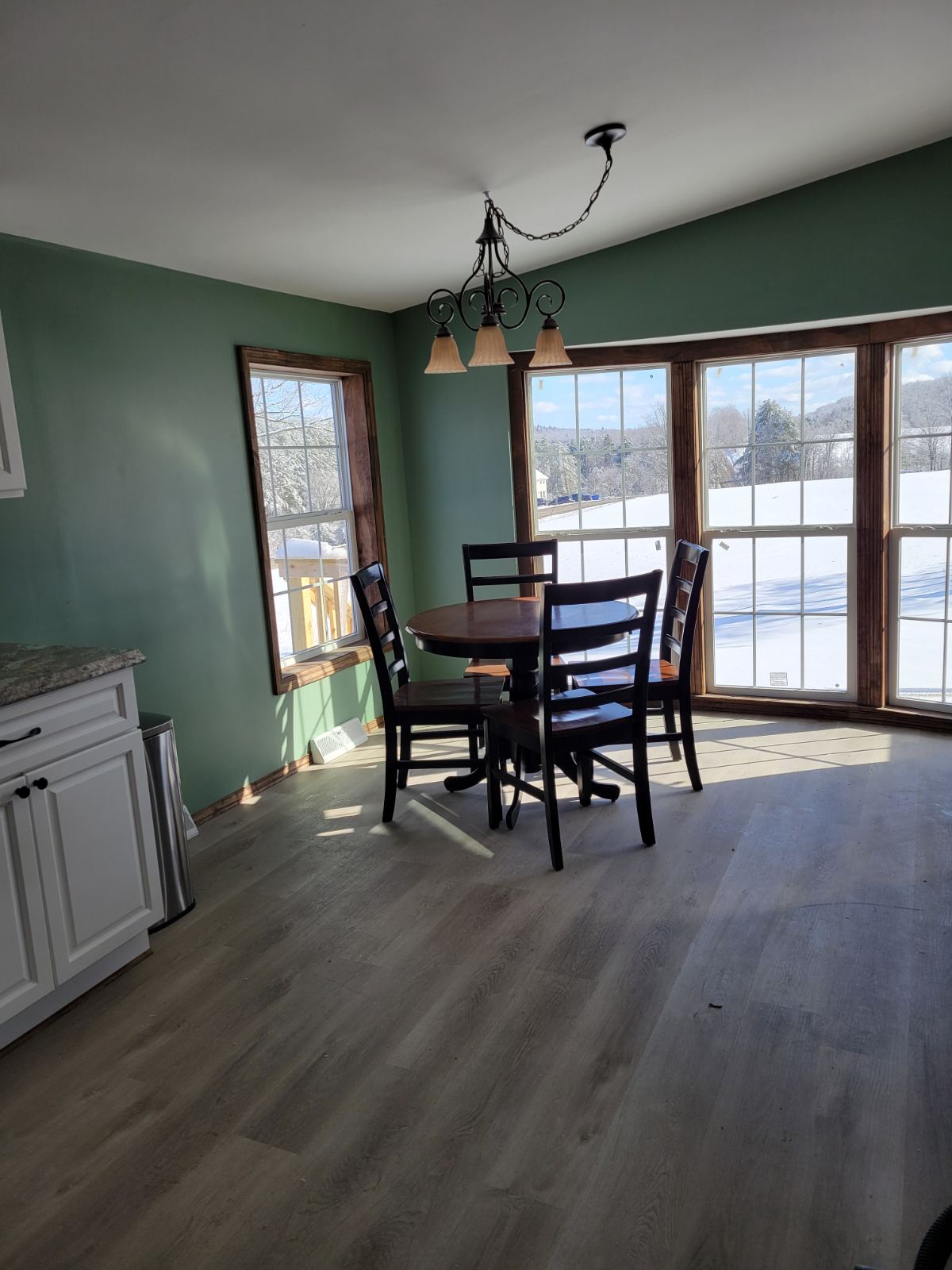 Quiet 3 Bedroom Home - Photo 2