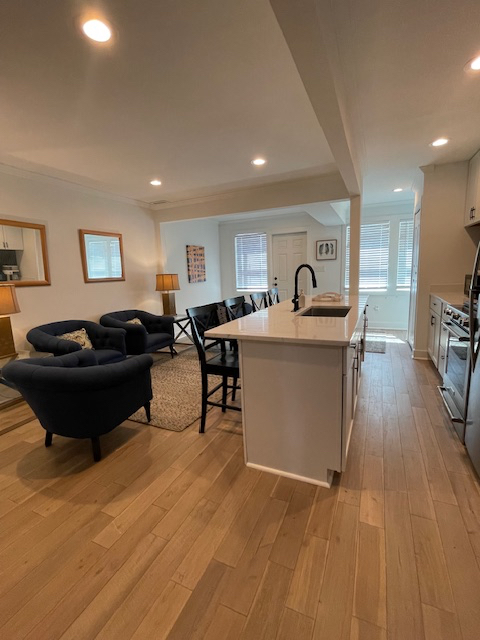 Cozy Spacious Modern 1 BR Condo - Photo 7