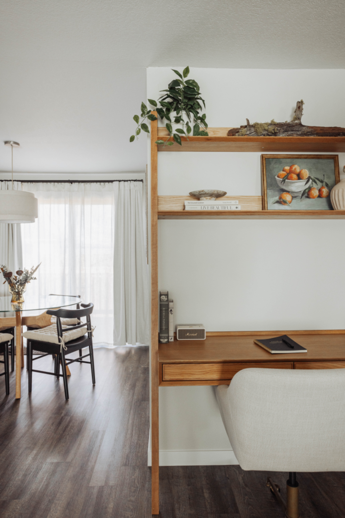 Cozy Stay Near RDM Airport - Photo 3