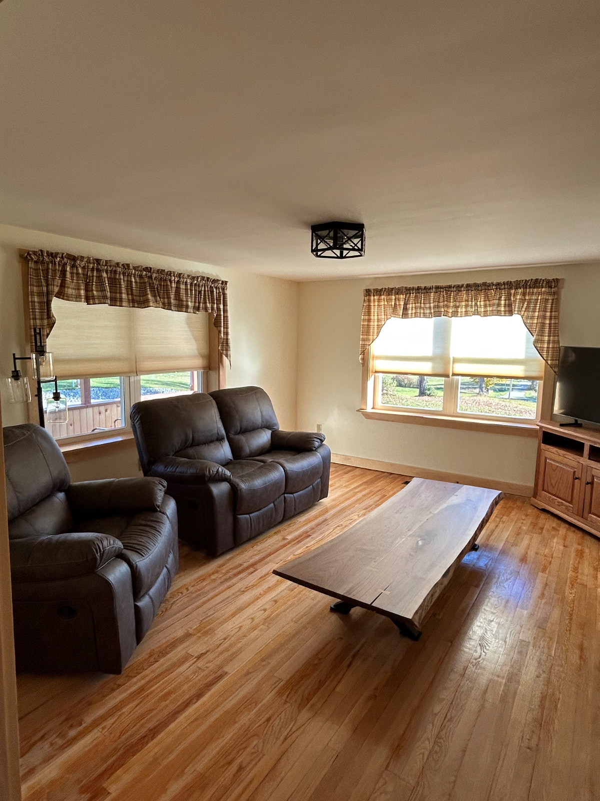 Beautiful 2 bedroom farmhouse - Photo 6