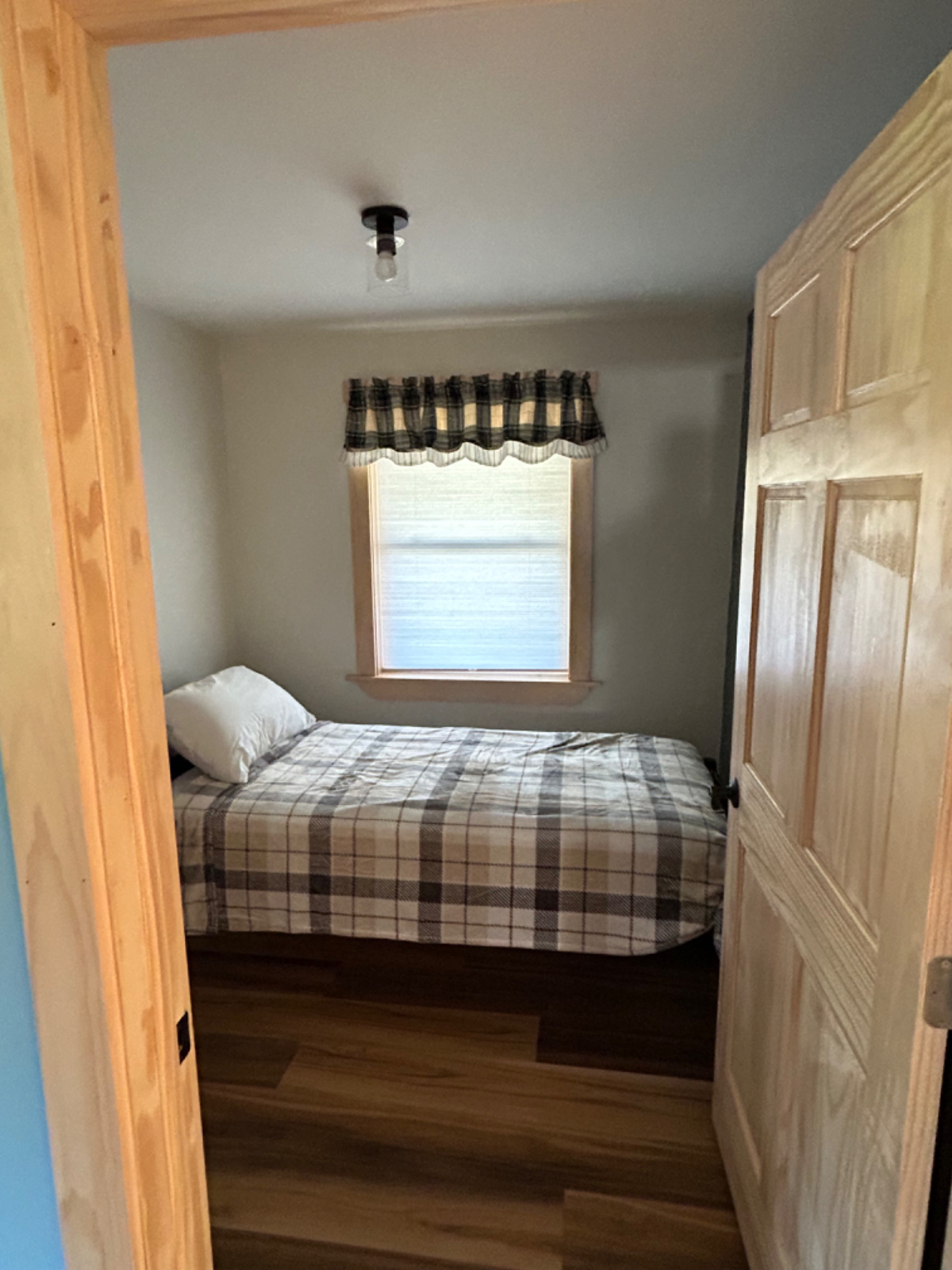 Beautiful 2 bedroom farmhouse - Photo 8