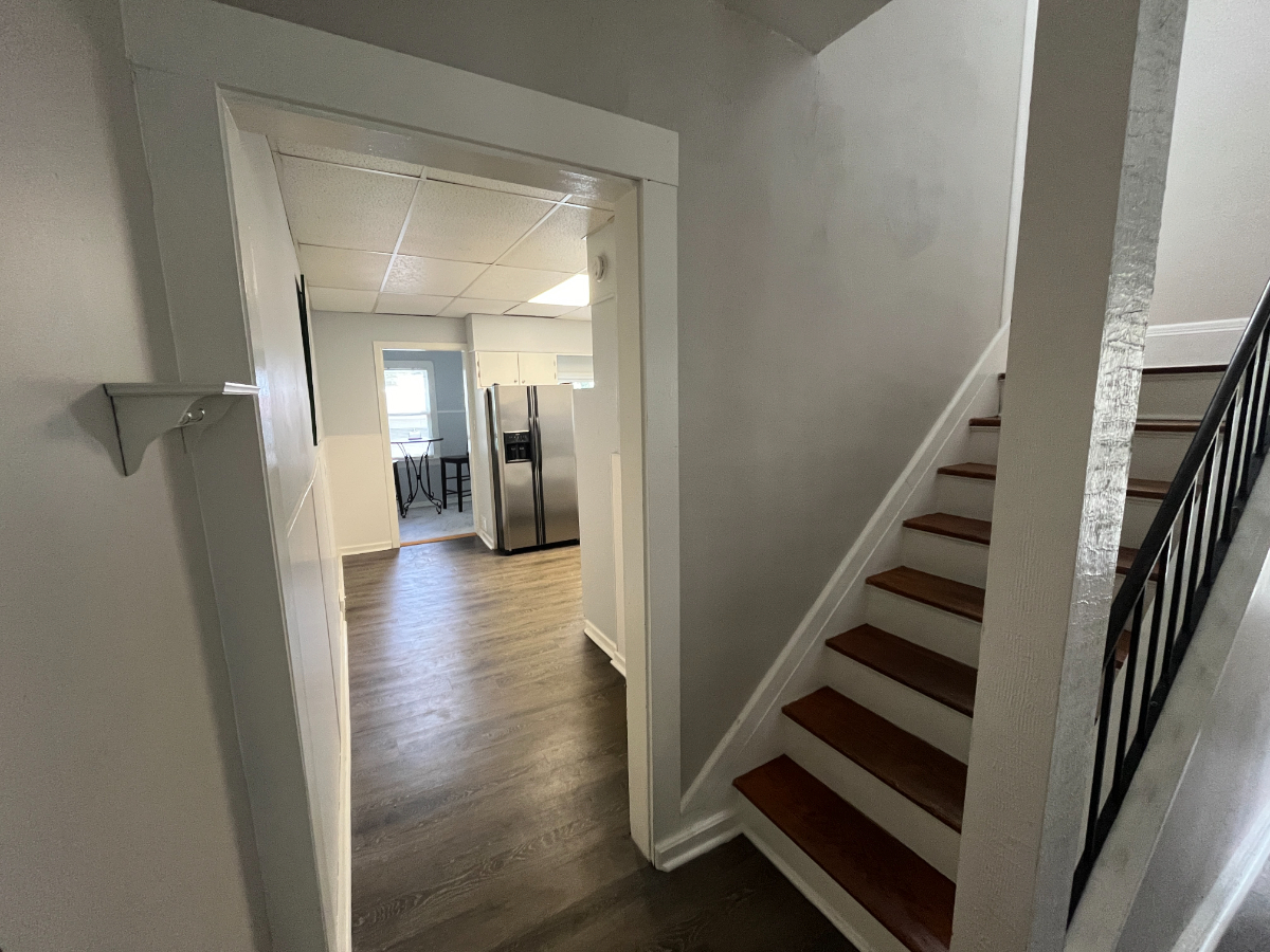 Quiet 3BR 1BA close to Rochester Hospitals near a Park - Photo 8