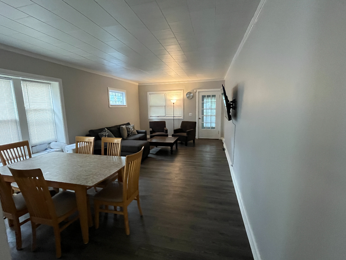Quiet 3BR 1BA close to Rochester Hospitals near a Park - Photo 6