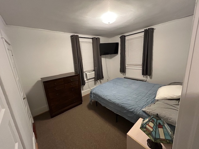 2 Bedroom apartment with bonus space and shared yard in great location. 1 mile to the beach and down - Photo 4