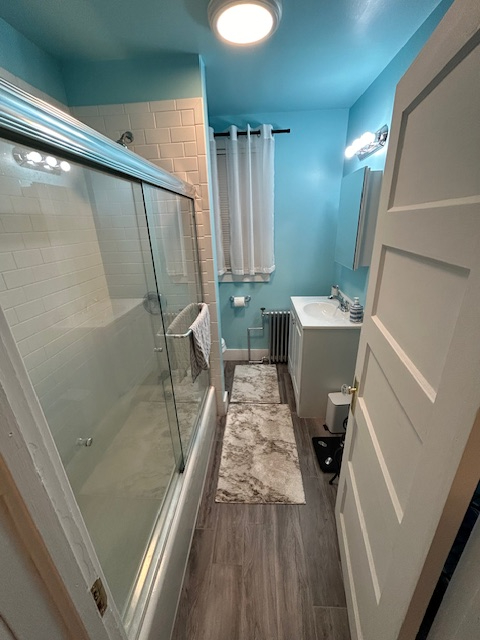 2 Bedroom apartment with bonus space and shared yard in great location. 1 mile to the beach and down - Photo 3