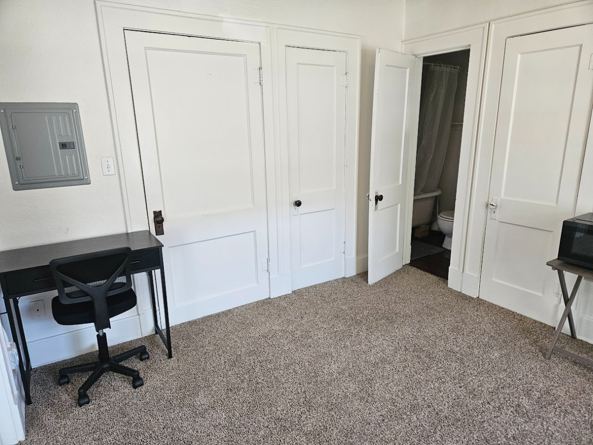 Paul's Place - Photo 6