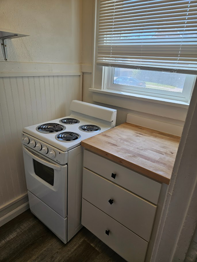 Paul's Place - Photo 8