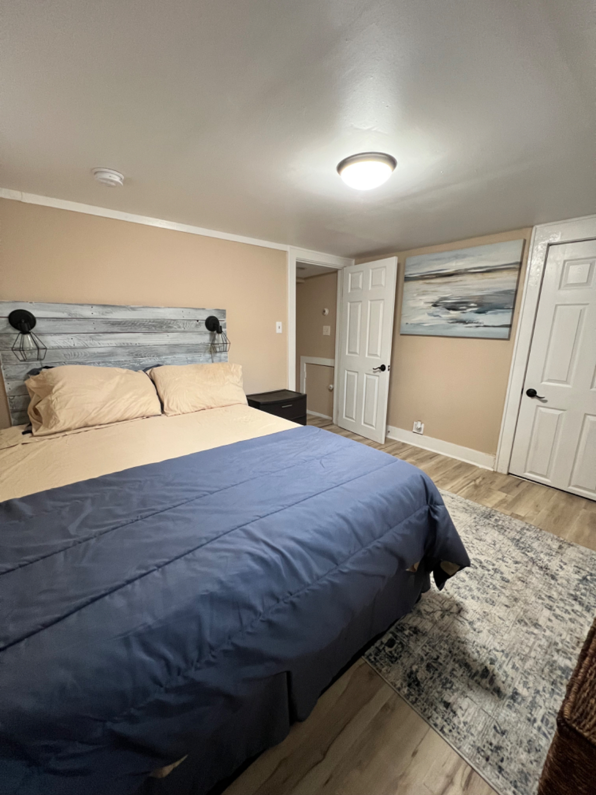 NICE AND COZY FULLY FURNISHED ONE BEDROOM APARTMENT - Photo 3