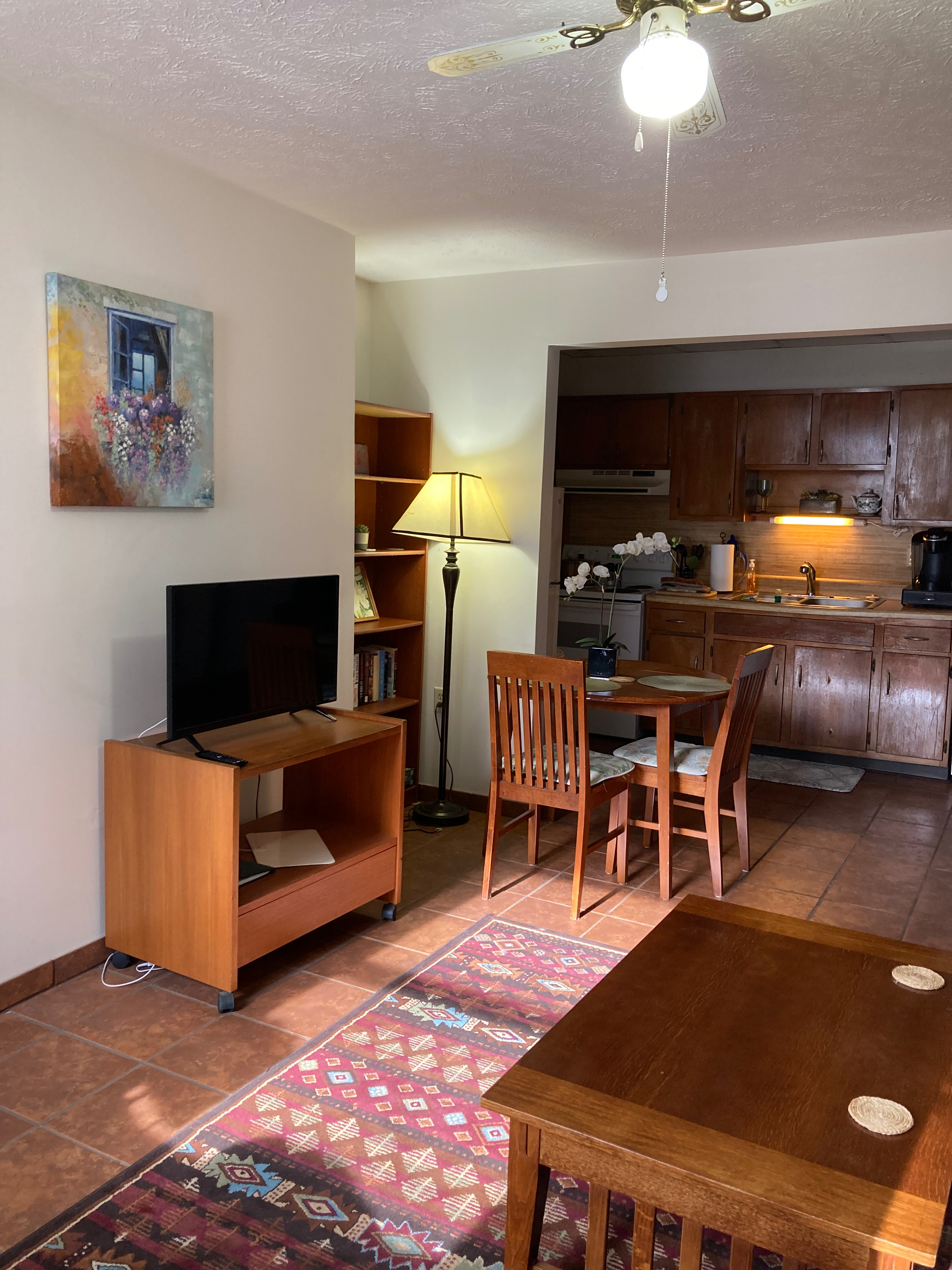2.Quiet & South Park Apt Off-St Parking, Walk to Coffee Shop, Dining and Rail Trail - Photo 6