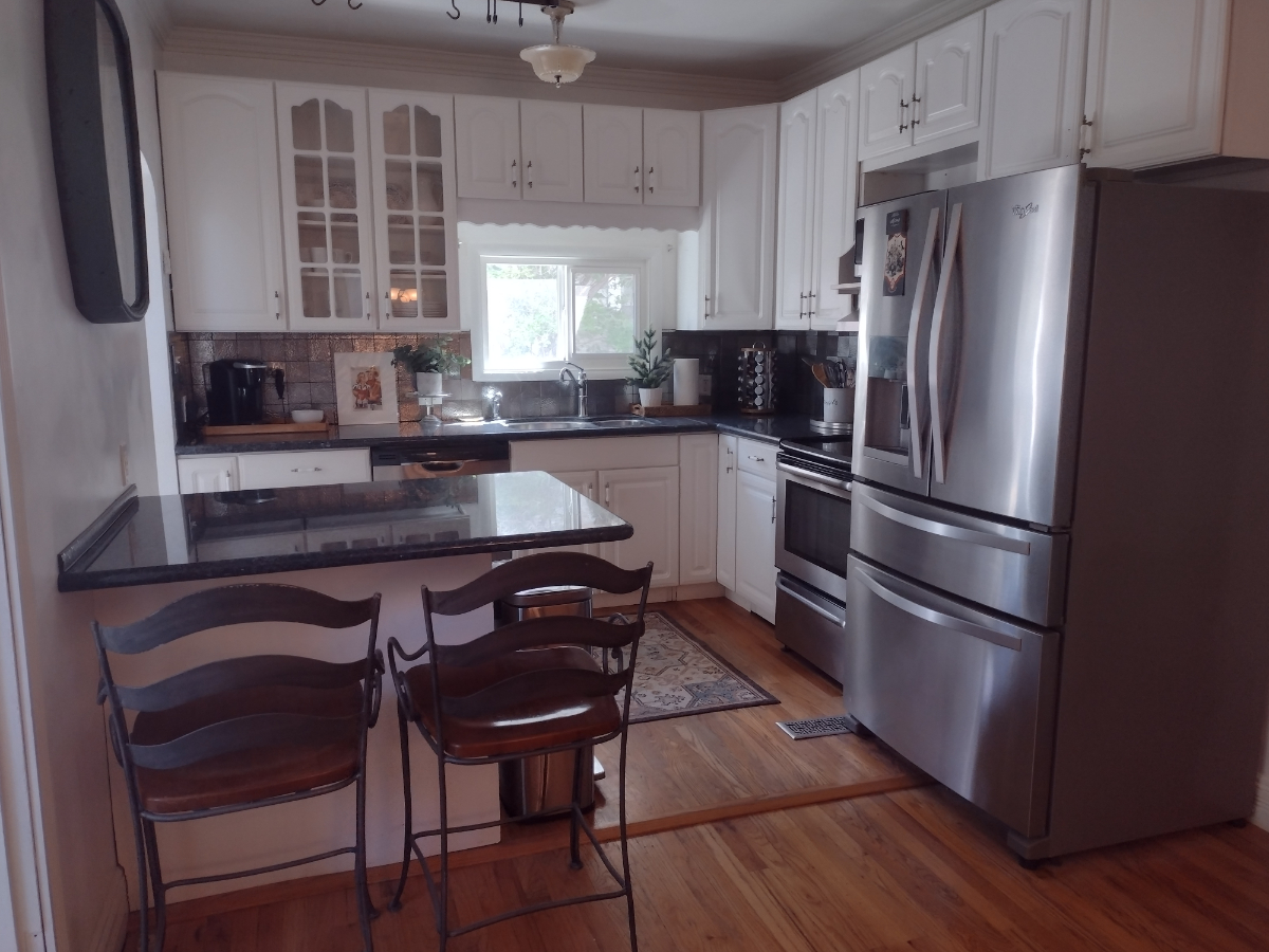 3 Bdrm Peaceful Retreat Blocks from Downtown, Capitol & Hospital - Photo 7