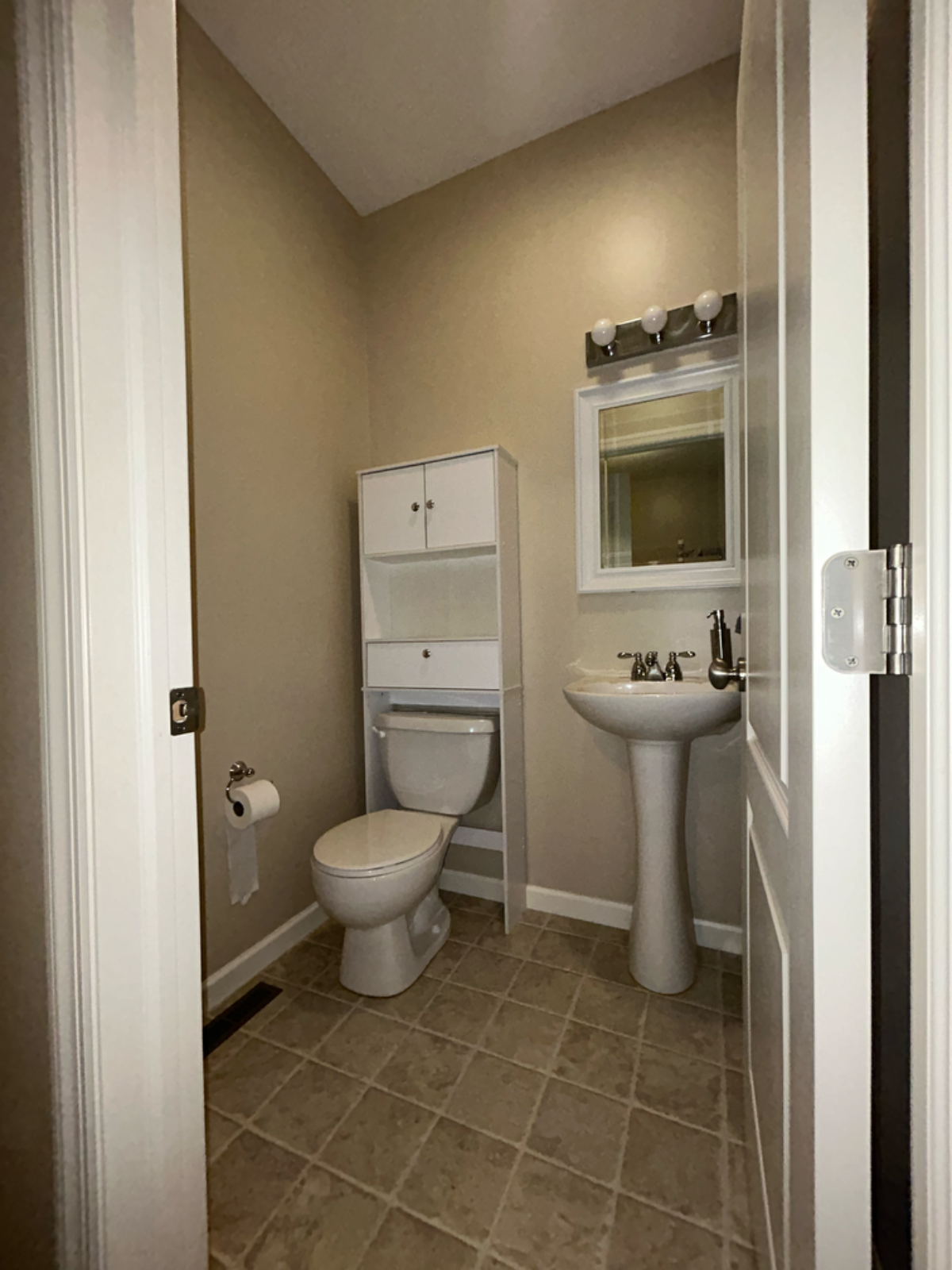 Spacious and Modern 2BR/2,5BA Townhouse - Photo 10