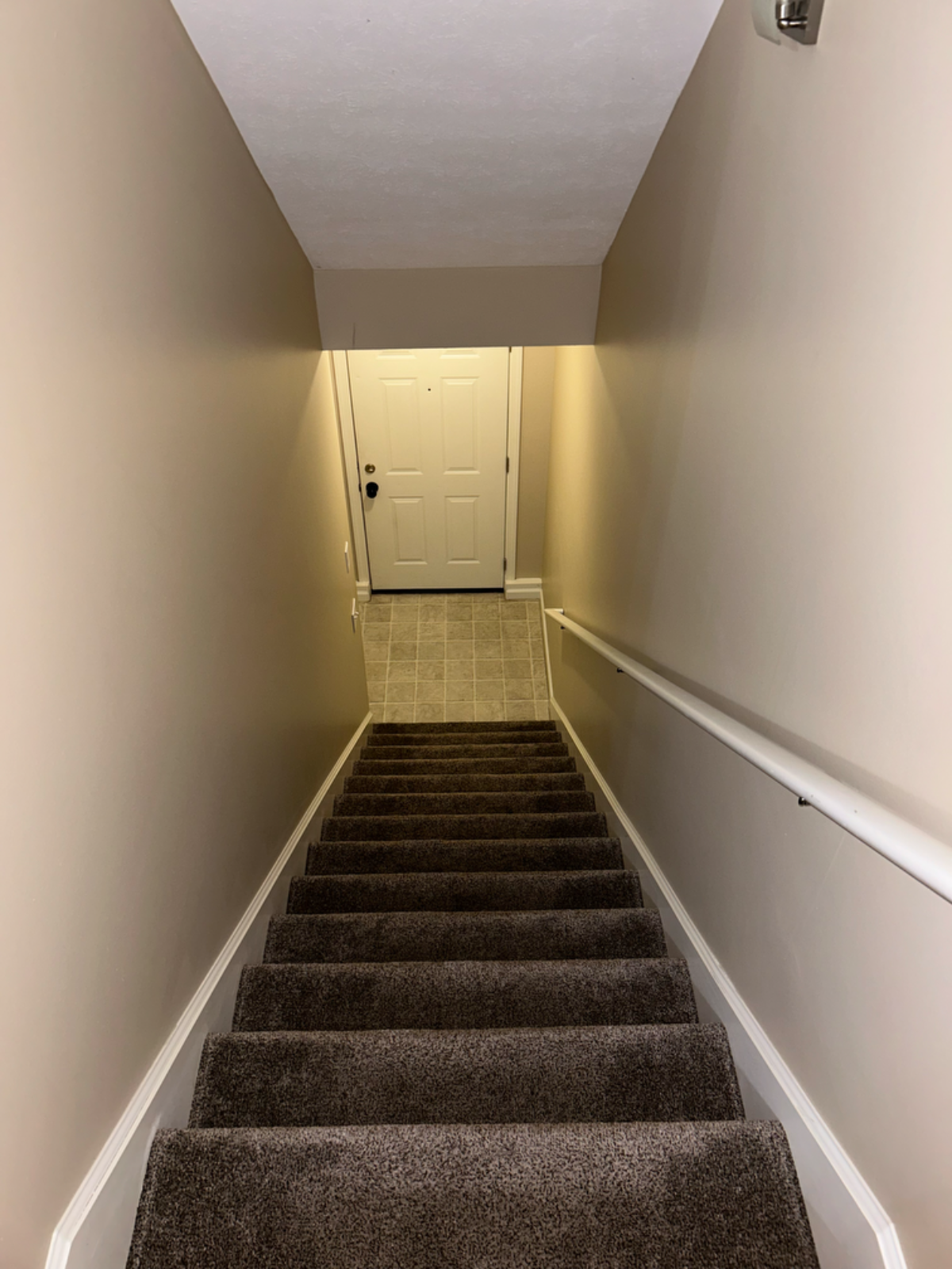 Spacious and Modern 2BR/2,5BA Townhouse - Photo 3
