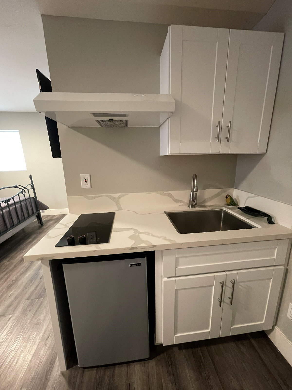 Charming, Private, Brand new interior, Quiet Studio San Diego - Photo 4