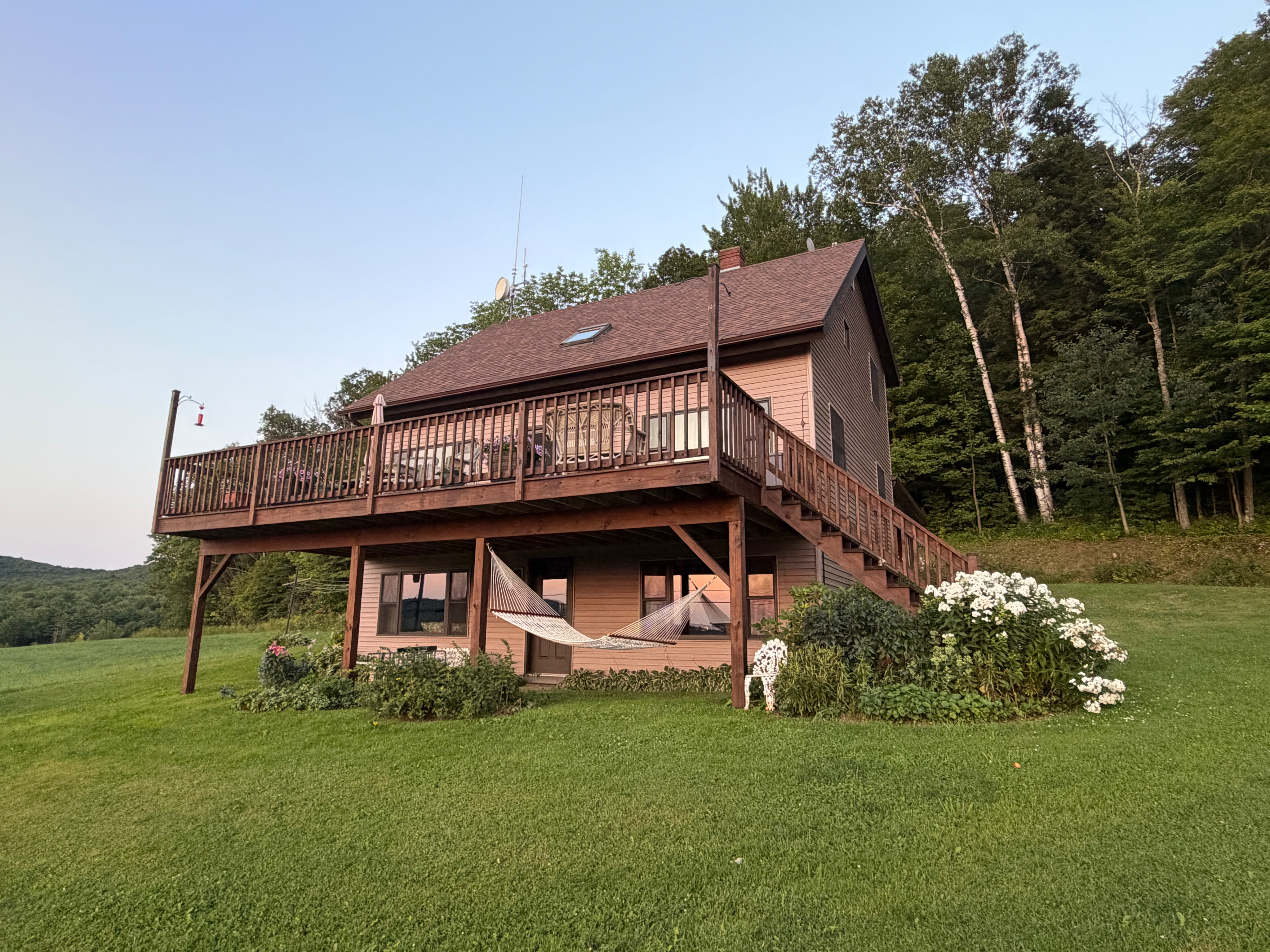 Sunset House - Photo 2