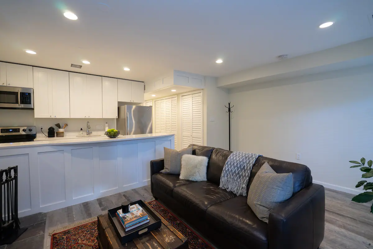 Charming 1BR/1BA Apartment in the Best of Logan Circle on 14th Street - Prime Location - Photo 3