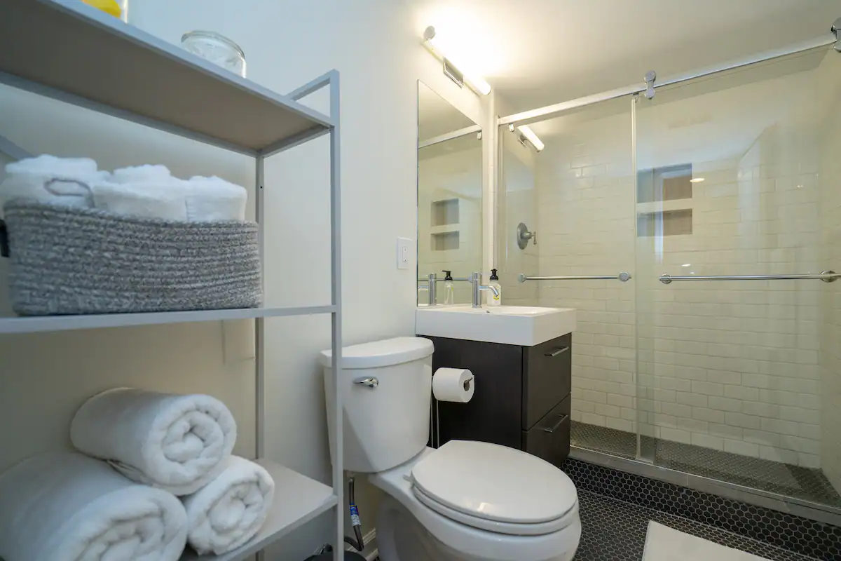 Charming 1BR/1BA Apartment in the Best of Logan Circle on 14th Street - Prime Location - Photo 6