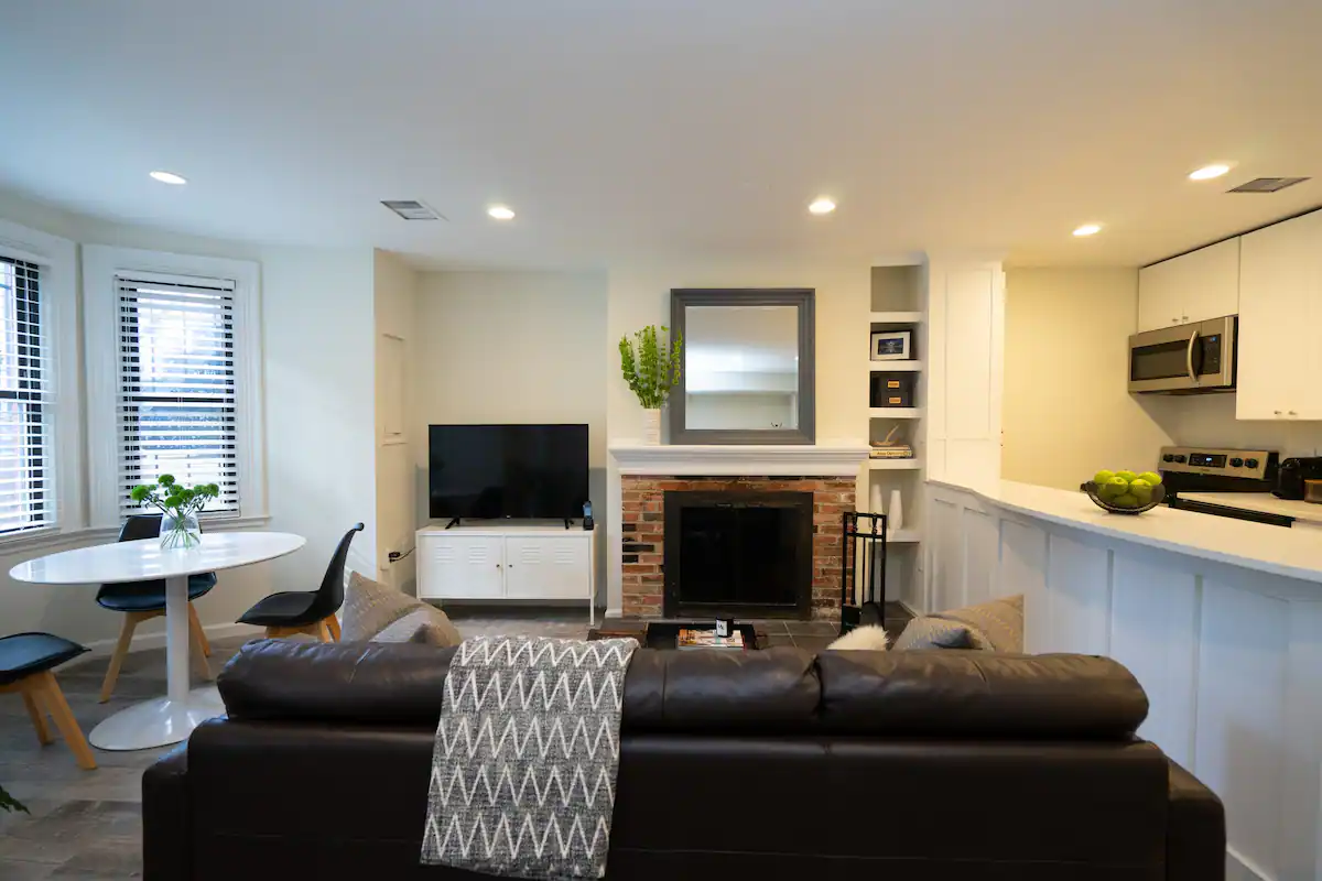 Charming 1BR/1BA Apartment in the Best of Logan Circle on 14th Street - Prime Location - Photo 7