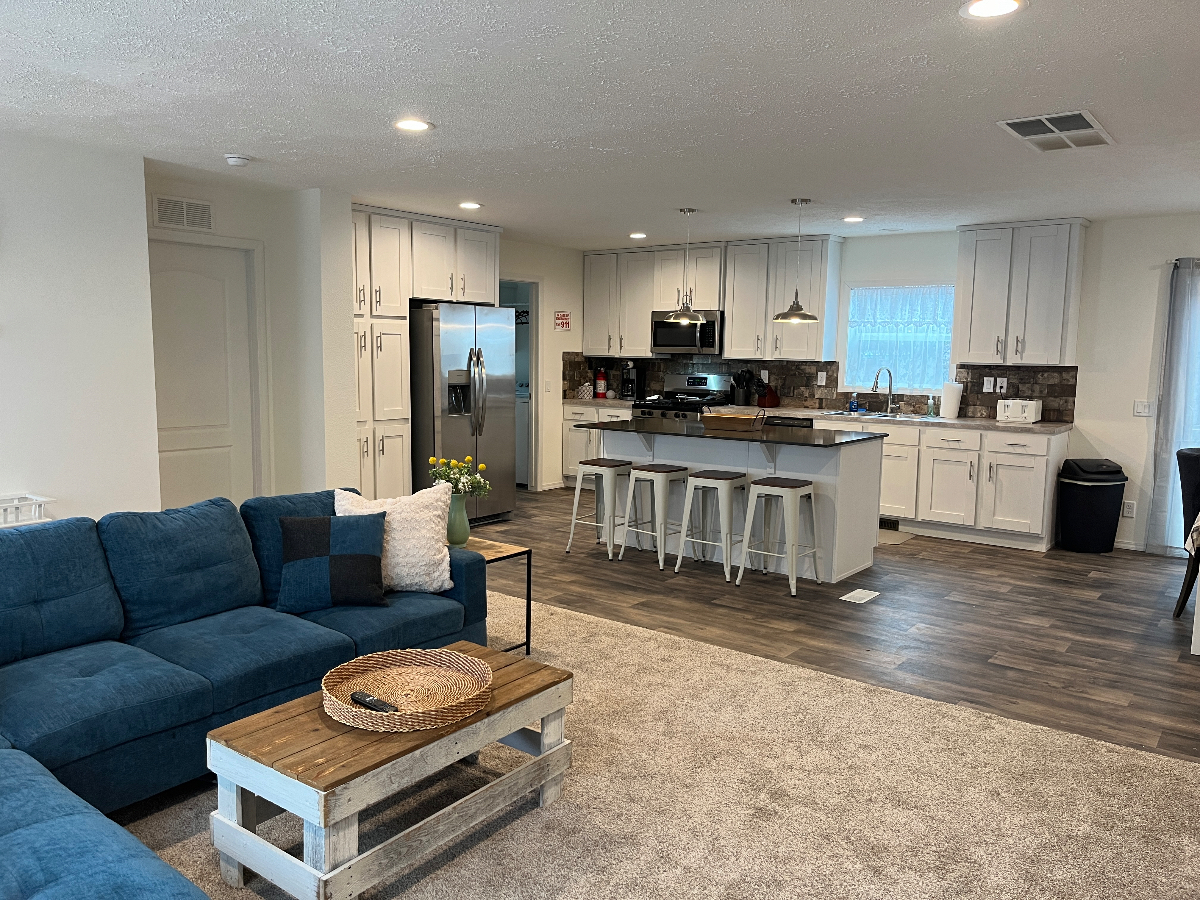 Spacious, New 4 Bedroom Cody Home - Photo 4