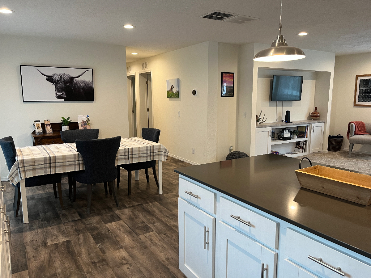 Spacious, New 4 Bedroom Cody Home - Photo 5