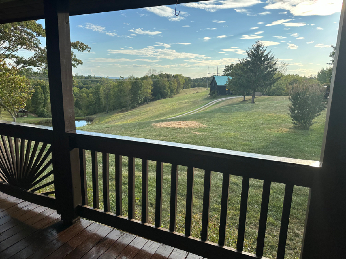 Quiet Country Home Close to Town - Photo 4