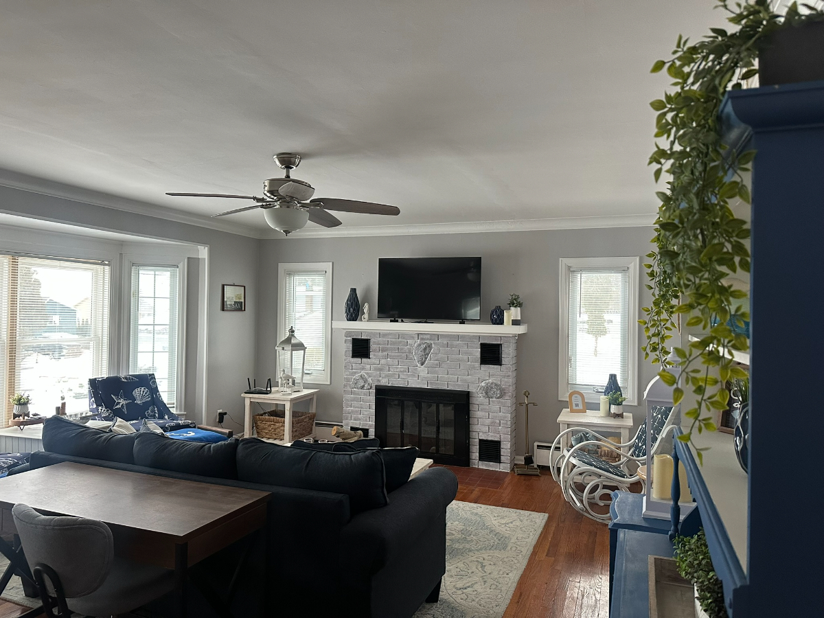Direct lakefront Home Near Syracuse private boathouse, four bedrooms, screened porch, pet-friendly a - Photo 4