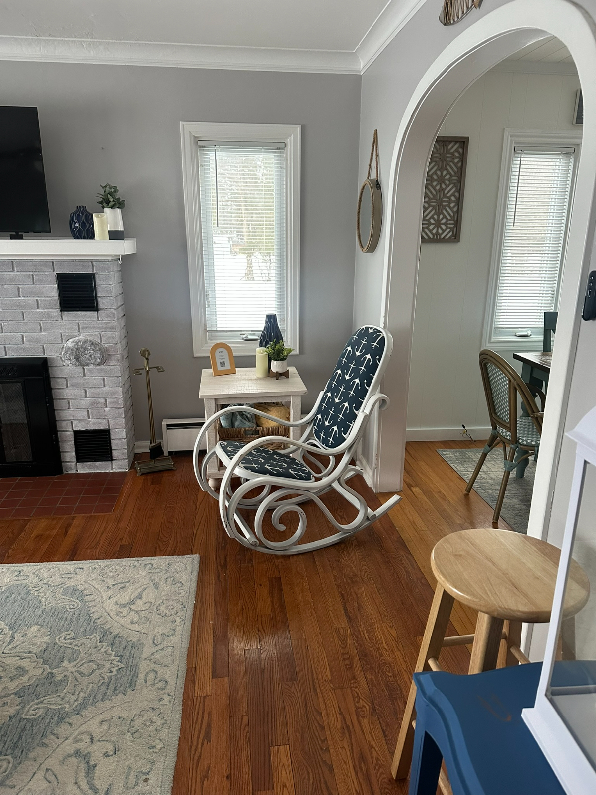 Direct lakefront Home Near Syracuse private boathouse, four bedrooms, screened porch, pet-friendly a - Photo 5