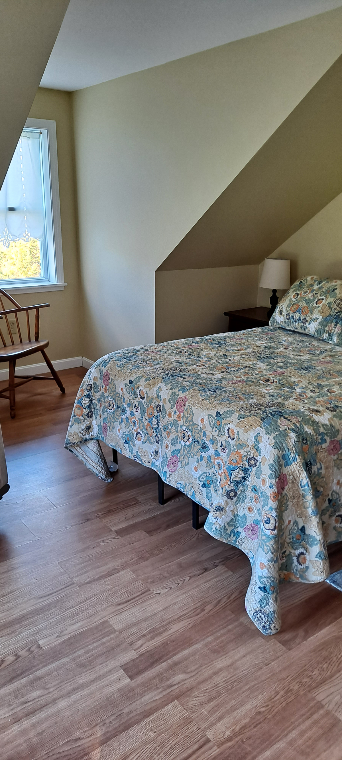 Cozy Apartment Close to Hospitals - Photo 9