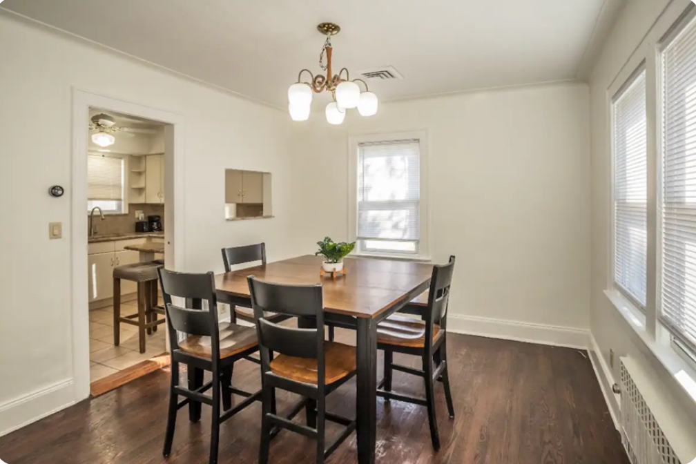 Family Comfort 3BD Saint Albans Home with Backyard - Photo 4
