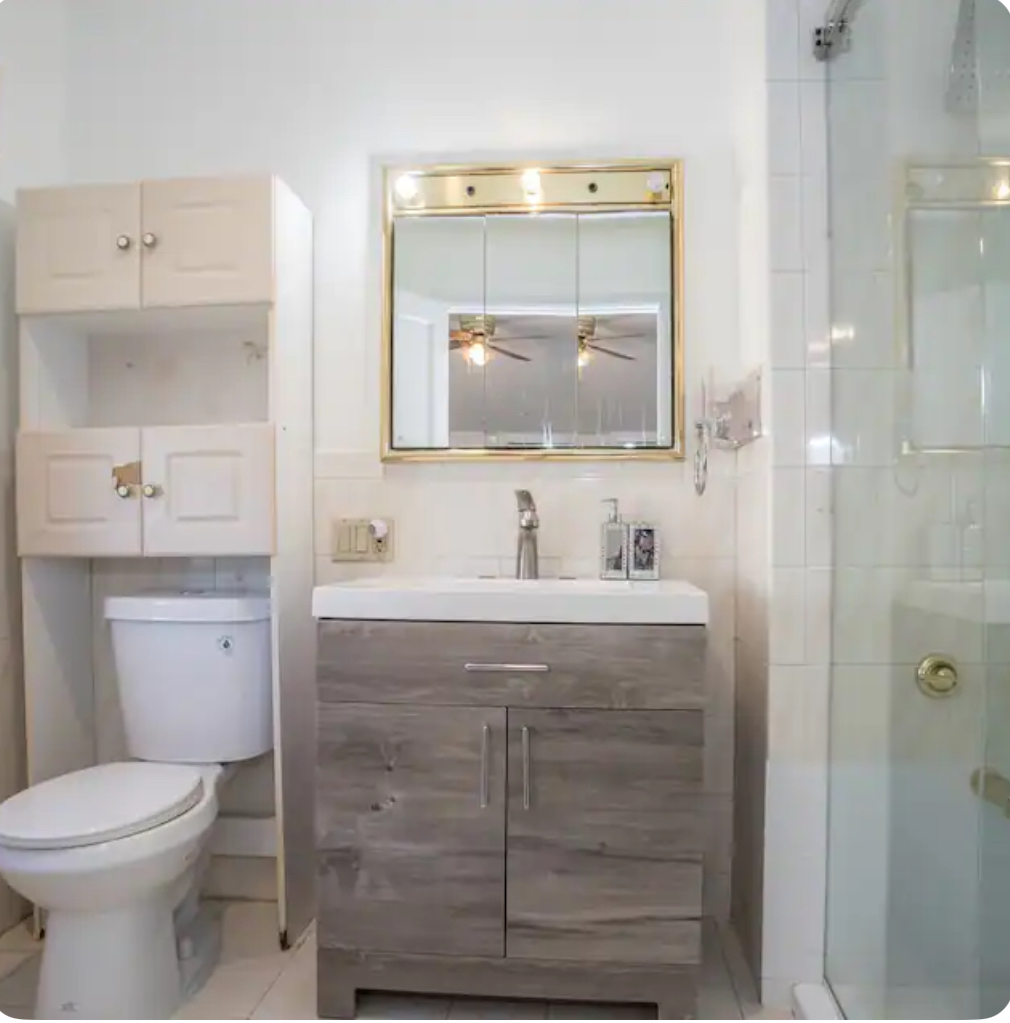 Family Comfort 3BD Saint Albans Home with Backyard - Photo 8