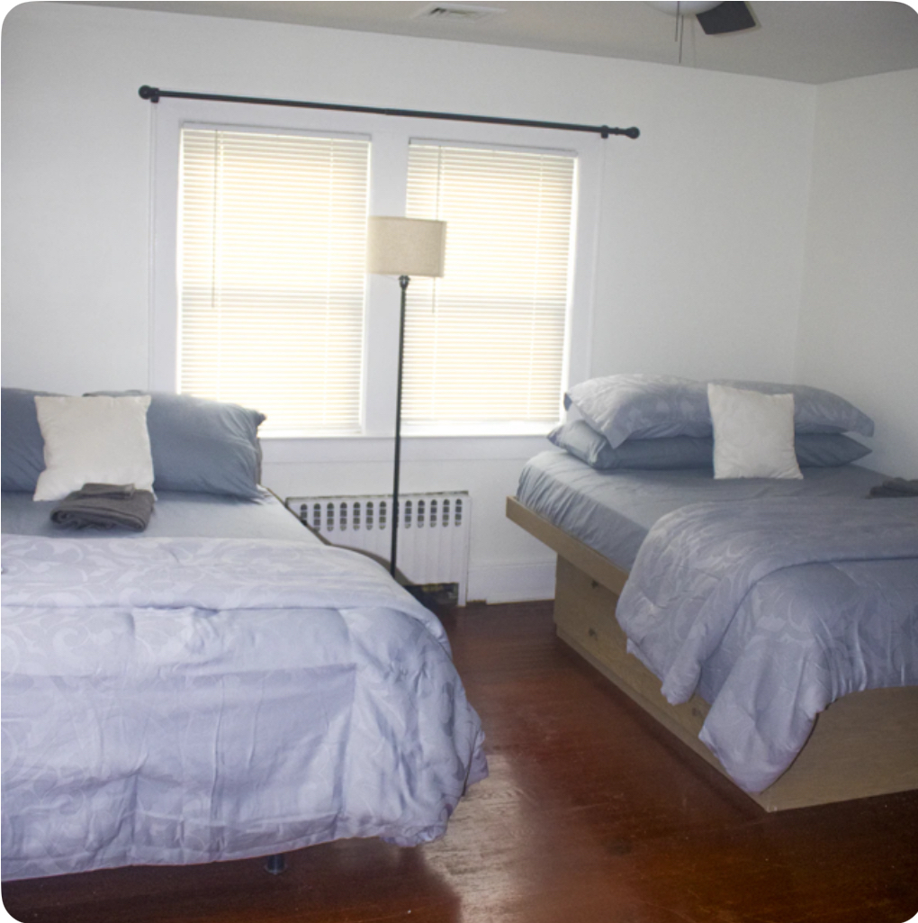 Family Comfort 3BD Saint Albans Home with Backyard - Photo 5