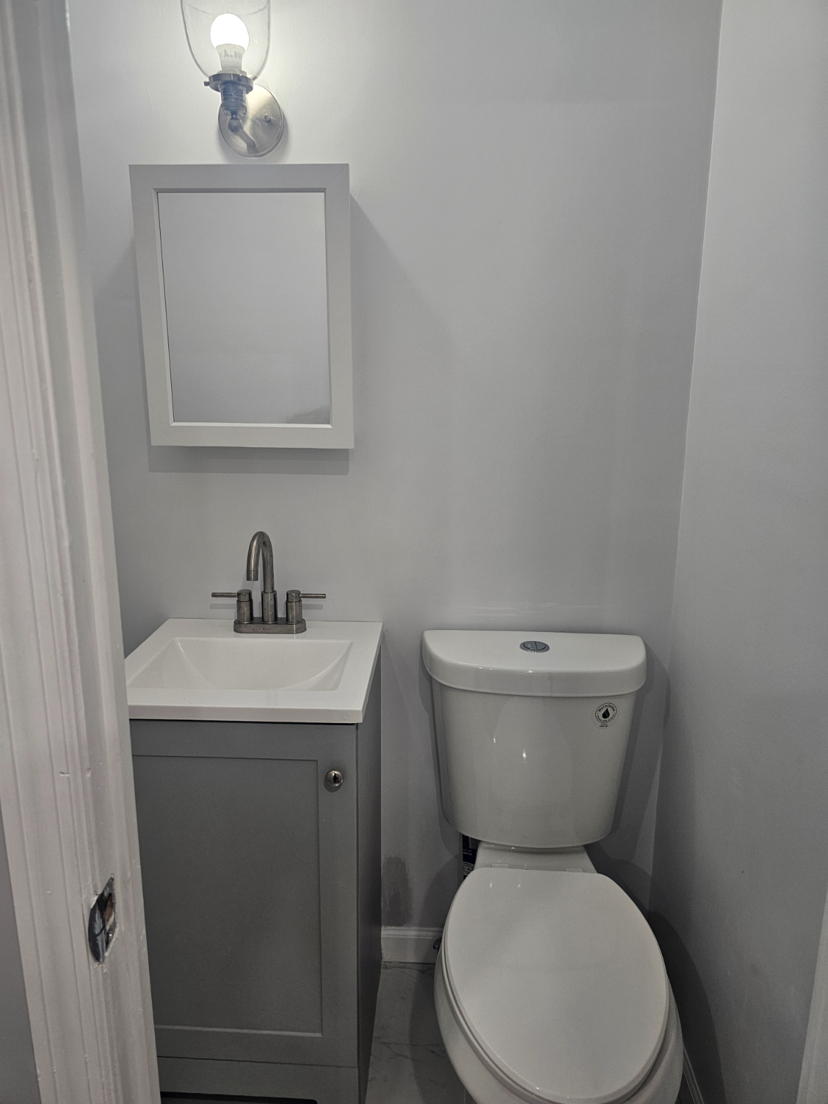 Beautiful Studio Apartment with All Amenities in a Quiet Neighborhood - Photo 6
