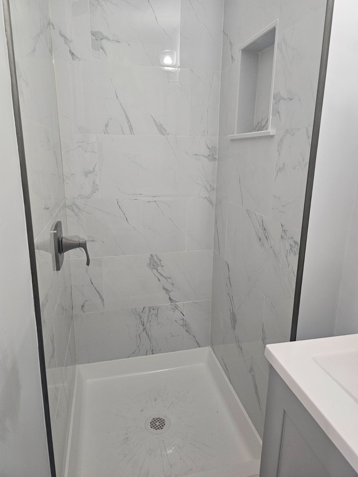 Beautiful Studio Apartment with All Amenities in a Quiet Neighborhood - Photo 7