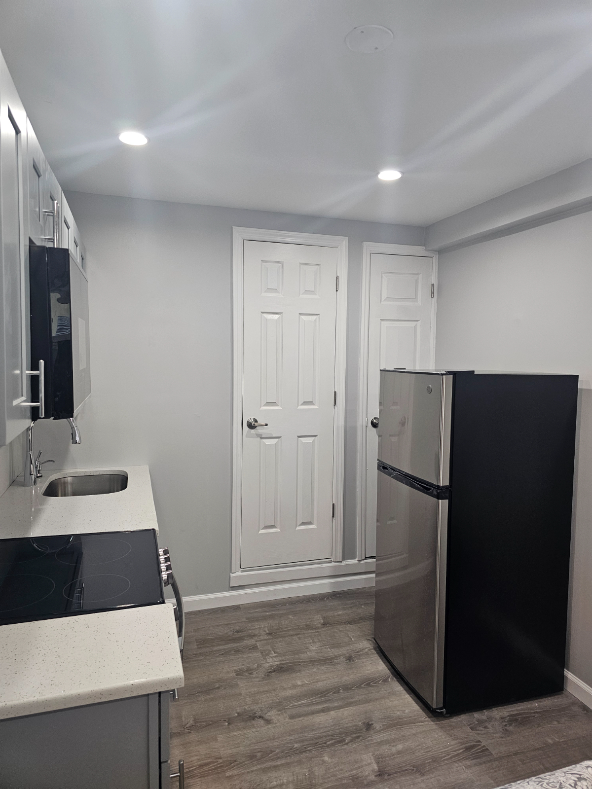 Beautiful Studio Apartment with All Amenities in a Quiet Neighborhood - Photo 2
