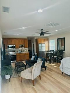 Spacious Guesthouse Fully Furnished in Vista - Photo 1