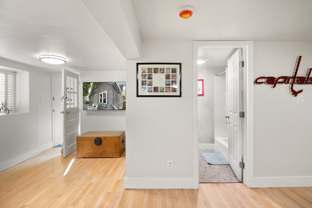 Palisades, DC Private Apartment - Photo 7