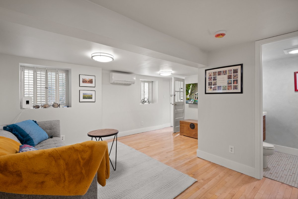 Palisades, DC Private Apartment - Photo 9