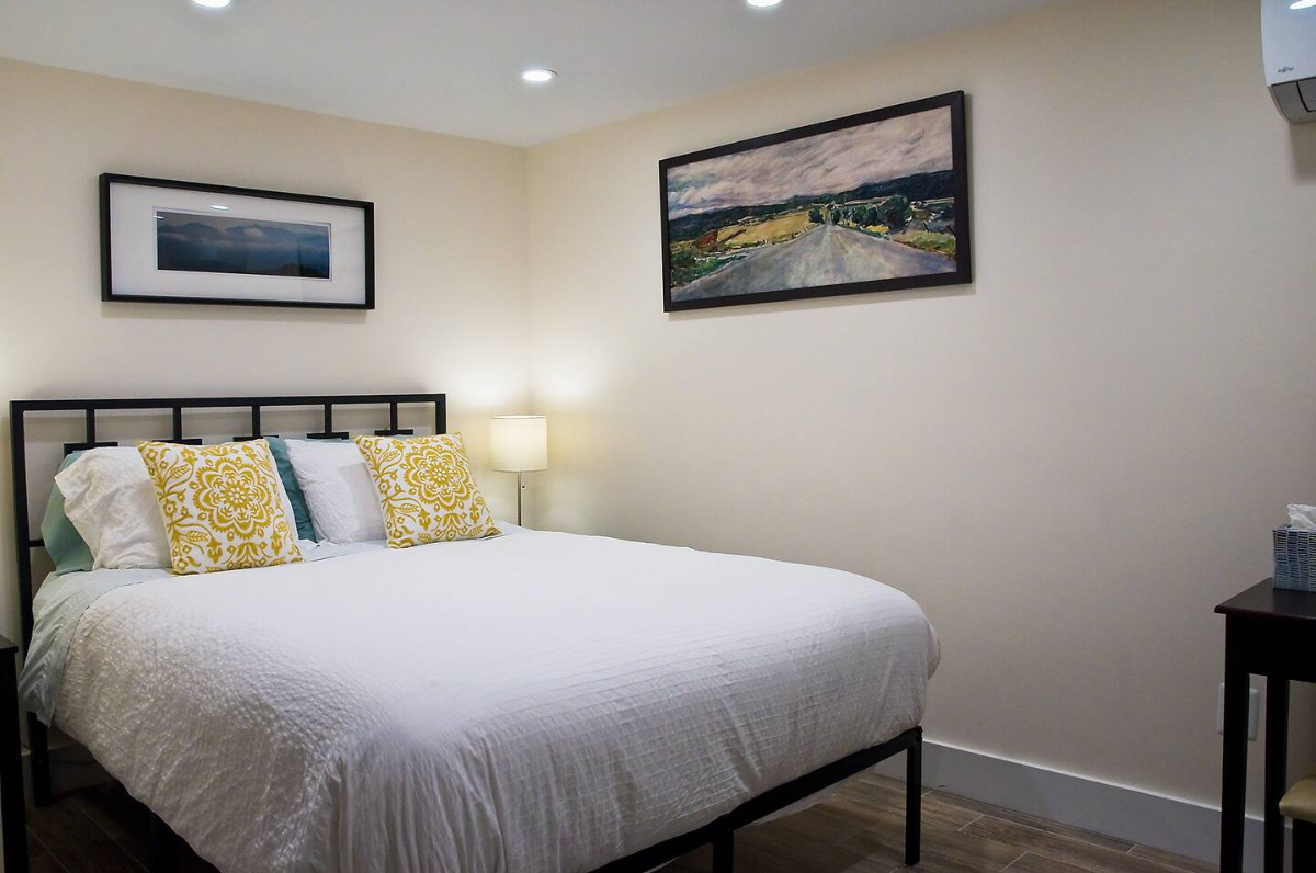 Modern, clean and convenient in Petworth - Photo 4